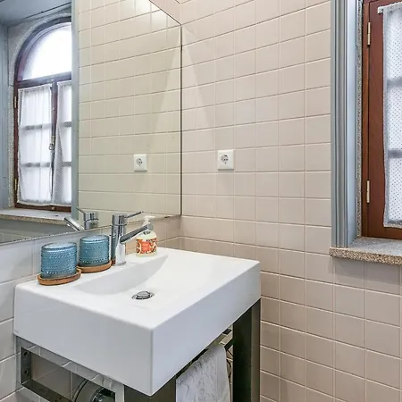 Praca בית הארחה 4*